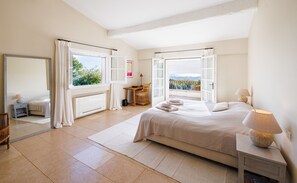5 Schlafzimmer, Bügeleisen/Bügelbrett, kostenloses WLAN, Bettwäsche