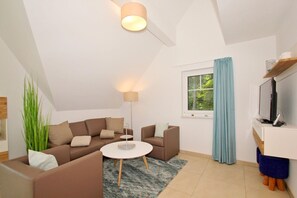 Unclassified image, 5 of 23, button