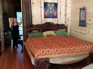 1 bedroom, WiFi, bed sheets - Rustic Shamballa Cabin near Tahoe National Forest, California (Nevada City)