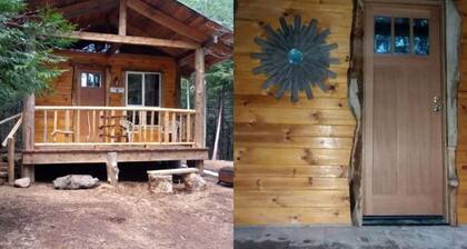 Romantic Trinity Cabin Getaway with Lovely Woodland Views in Nevada City, California