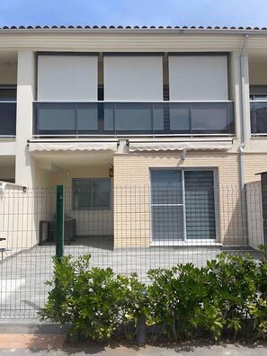 Exterior - Luxury House Apartment with Balcony, Wi-Fi, and Air Conditioning (Sant Jordi)