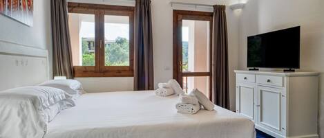 Pengeskab på værelset, weekendseng