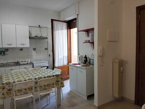 Fridge, oven, stovetop, dishwasher - Aronta Apartment (Pisa)