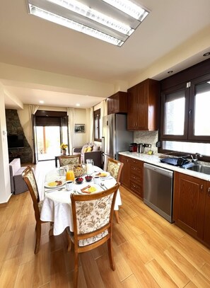 Villa, 4 Bedrooms, Terrace, Mountain View | Dining room - Kyperounta Heights - Breathtaking View (Kyperounta)
