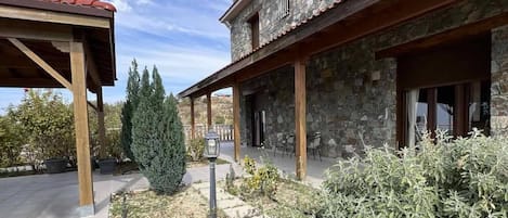 Villa, 4 chambres, terrasse, vue sur la montagne | Extérieur