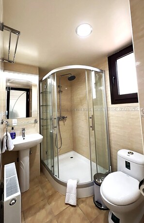 Villa, 4 Bedrooms, Terrace, Mountain View | Bathroom - Kyperounta Heights - Breathtaking View (Kyperounta)