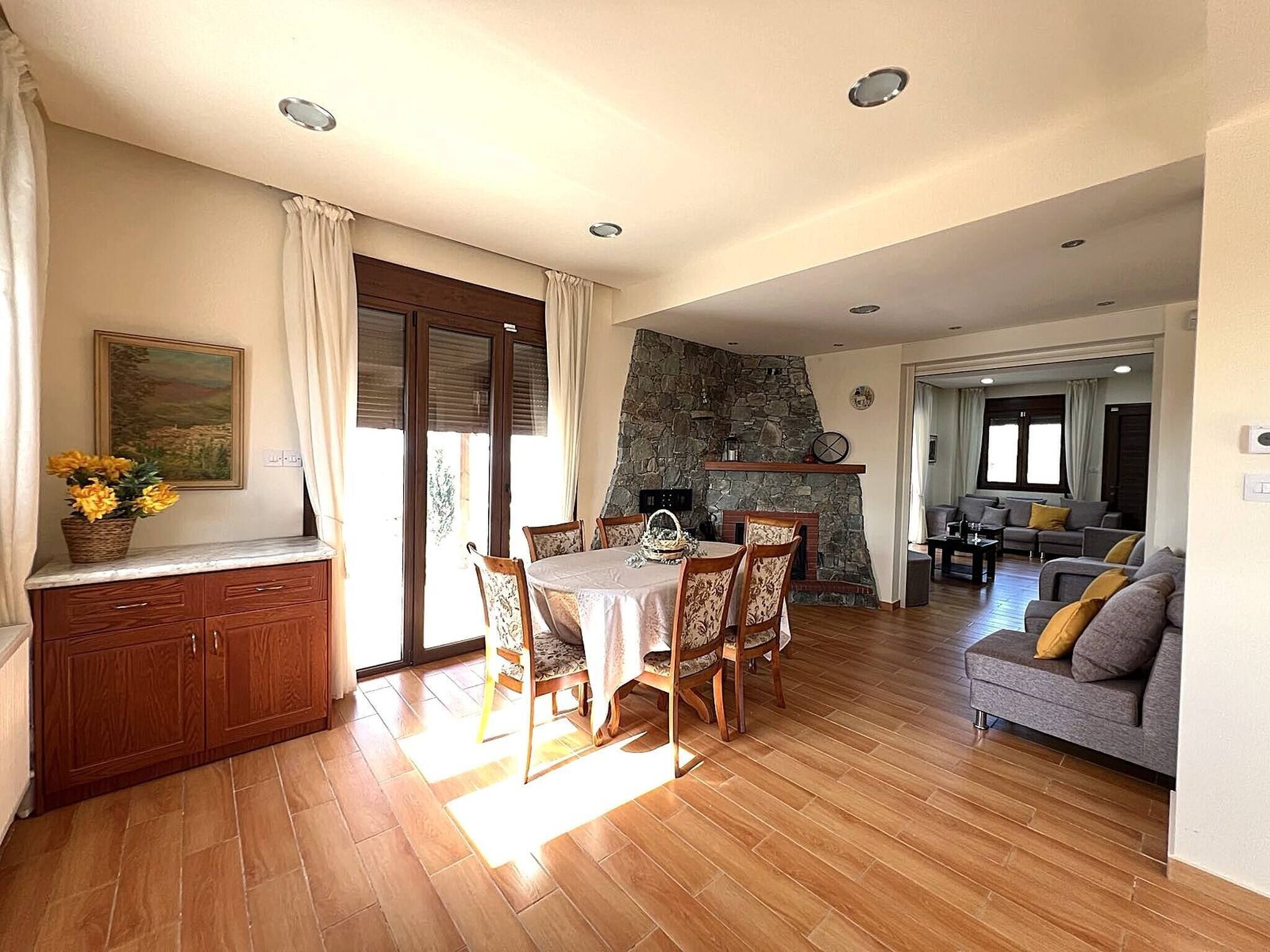 Villa, 4 Bedrooms, Terrace, Mountain View | Dining room