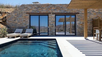 5 outdoor pools