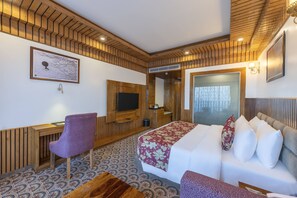 Deluxe Room, Balcony, Pool View | Free WiFi, wheelchair access - Echor KC Grand Kufri (Fagu)