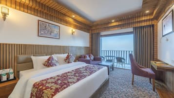 Deluxe Room, Balcony, Pool View