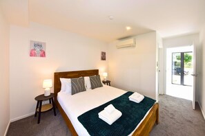 2 slaapkamers, een strijkplank/strijkijzer, wifi, beddengoed