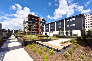 Exterior - Comfortable 2BR Home Steps from Te Kaha Stadium (Christchurch)