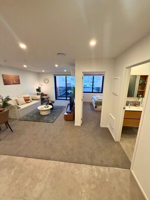 TV - Brand-New 1BR Apartment Near Upcoming Te Kaha (Christchurch)
