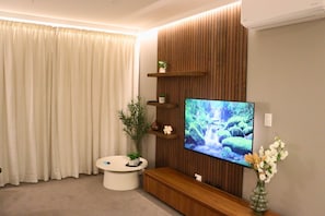 Interior - Bright Apartment Close to Te Kaha Stadium (Christchurch)