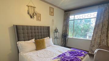 6 habitaciones, escritorio, tabla de planchar con plancha y wifi gratis