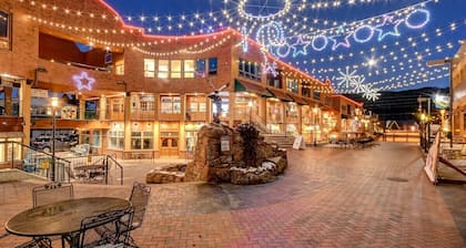 Springview Meadows: Lux Condo with Private Hot Tub, Near Trails & Winter Park