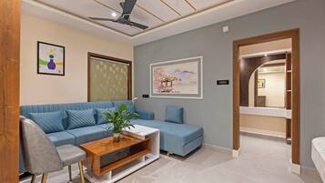 Premium Double Room | Desk, iron/ironing board
