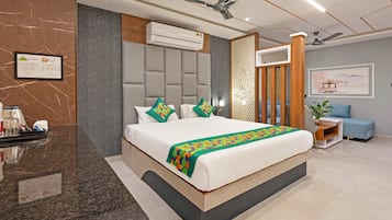 Premium Double Room | Desk, iron/ironing board