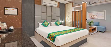 Premium Double Room | Desk, iron/ironing board