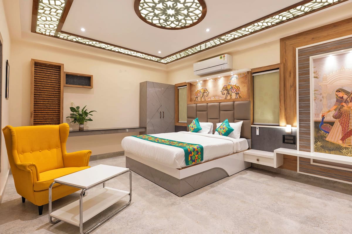 Premium Double Room | Desk, iron/ironing board