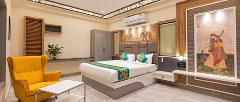 Premium Double Room | Desk, iron/ironing board