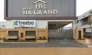 Property entrance - Treebo Hr Grand (Tirupati)
