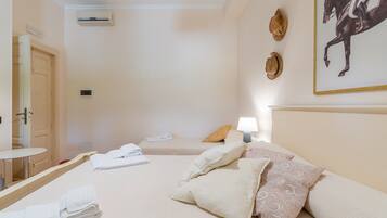 Iron/ironing board, WiFi, bed sheets