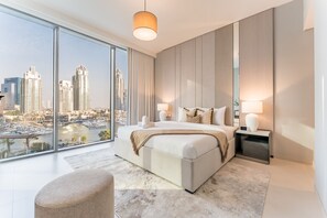 1 bedroom, in-room safe, iron/ironing board, free WiFi - Pool and Stunning Marina Views, Perfectly Located Minutes from the Beach (Dubai)