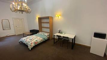 經典雙人房, 1 張標準雙人床 | 書桌、手提電腦工作空間、熨斗/熨衫板、免費 Wi-Fi