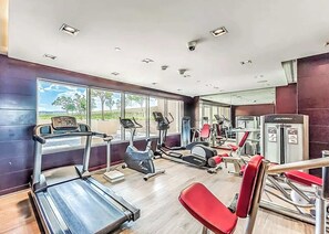 Fitness facility - Free housekeeping visits during your stay - StayShort - Chic Studio Apartment in JVC Sleeps 4 (JVC)