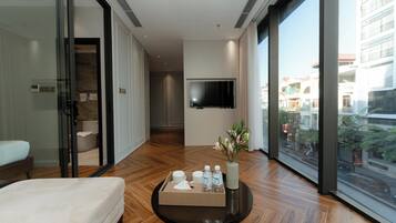 Executive Apartment, 2 Bedrooms | Living area