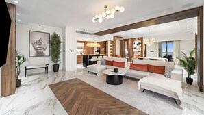 Ảnh chưa phân loại, 2 trong số 32 ảnh, nút