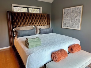 Free WiFi, bed sheets - Riverfront Cabin Getaway with Fire Pit! (Harpers Ferry)
