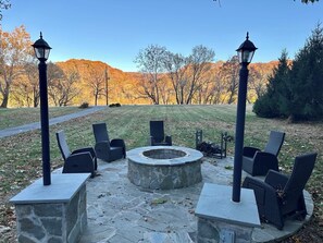 Property grounds - Riverfront Cabin Getaway with Fire Pit! (Harpers Ferry)