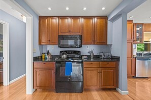 Coffee/tea maker, fridge, microwave, oven - Riverfront Cabin Getaway with Fire Pit! (Harpers Ferry)