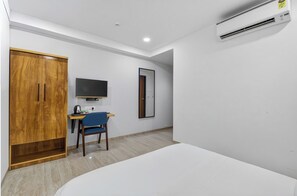 Deluxe Double Room, City View