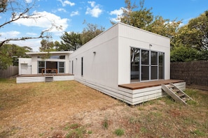 Exterior - Stardust Sands by Ready Set Stay (Cowes)