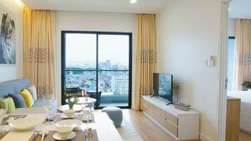 Premier Suite, 2 Bedrooms, Pool View, Garden Area | In-room dining