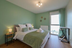Iron/ironing board, WiFi, bed sheets - Welcome to Aiton, a Charming Savoyard Village Nestled Between Lakes and Mountains (Aiton)