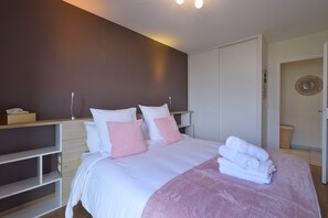 Iron/ironing board, WiFi, bed sheets - Welcome to Aiton, a Charming Savoyard Village Nestled Between Lakes and Mountains (Aiton)