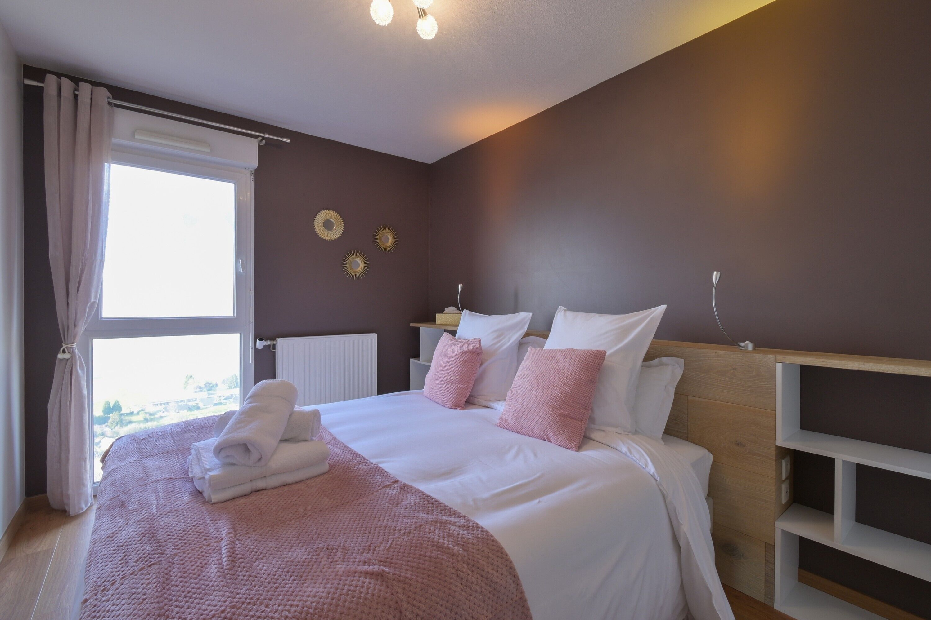 Strykjärn/strykbräda, wi-fi och sängkläder