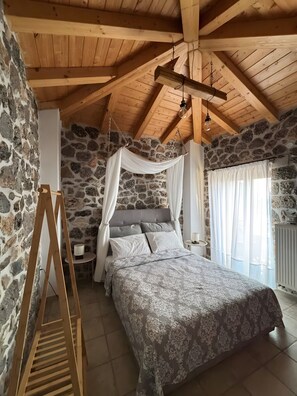Iron/ironing board, WiFi - Despoinas Traditional Stone House (Kranidi)