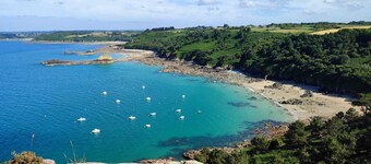Beach access house with garden. Sea view from all bedrooms and living areas