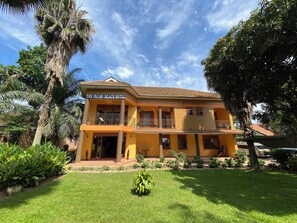 واجهة المنشأة