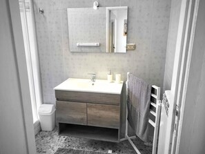 Bathroom - B&B Bonito - Double Room with Balcony (Bonito)