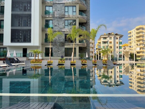 Indoor pool, outdoor pool
