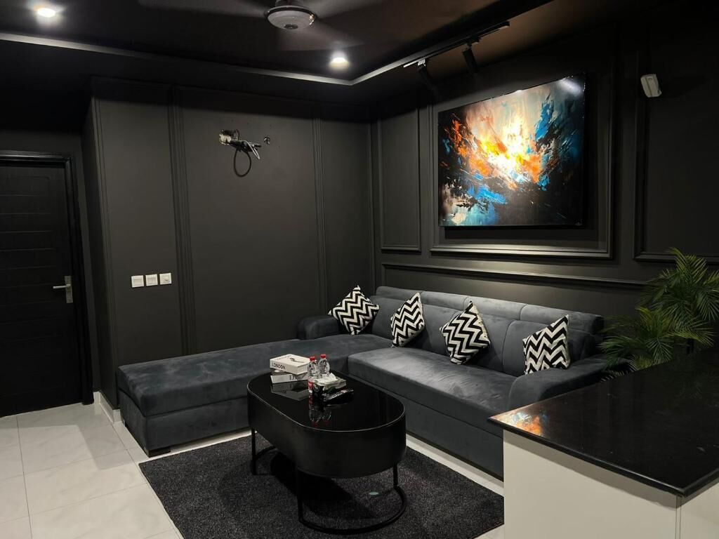 Apartemen, balkon | Meja kerja, ruang kerja ramah laptop, dan Wi-Fi gratis