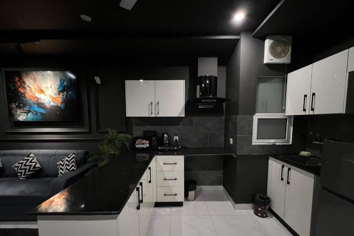 Appartamento familiare | Una scrivania, postazione laptop, Wi-Fi gratuito