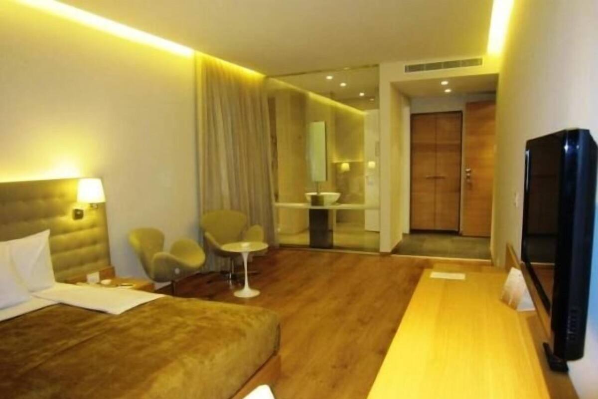 Deluxe Double Room, Balcony, Sea View | In-room safe, blackout curtains, soundproofing