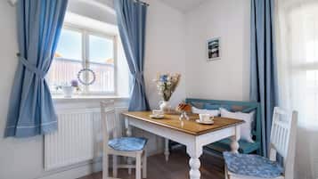 Estudio, en el área del jardín | Área de sala de estar